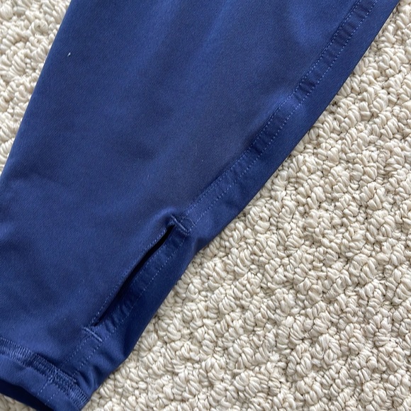 Reebok - Picture 3 of 8